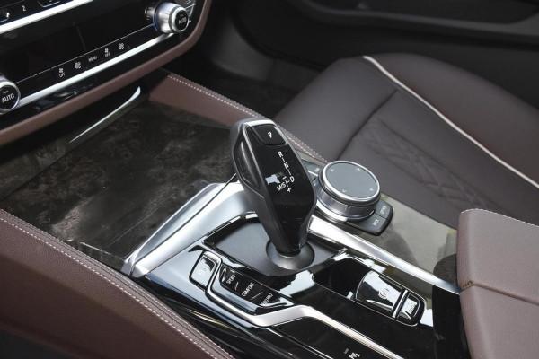 牌面十足的C級車，配四驅，可6&period;8秒破百，詳解寶馬530Li xDrive