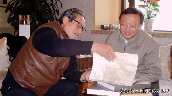 外交博士楊潔篪書法手跡引反響，筆墨倚側秀逸，無愧國際風雲大咖