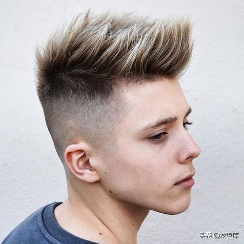 微卷 輕燙 側背頭 紋理燙 漸變 寸頭 丸子頭 二分頭 一次看男士髮型案例 微卷 輕燙 側背頭 紋理燙 漸變 寸頭 丸子頭 二分頭 一次看男士髮型案例