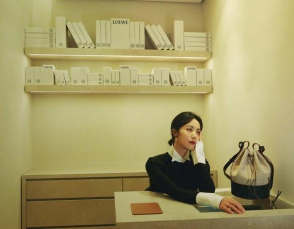 孫莉新劇高調殺青!劇照終於曝光,她穿西裝變職場女強人美回巔峰 孫莉新劇高調殺青!劇照終於曝光,她穿西裝變職場女強人美回巔峰