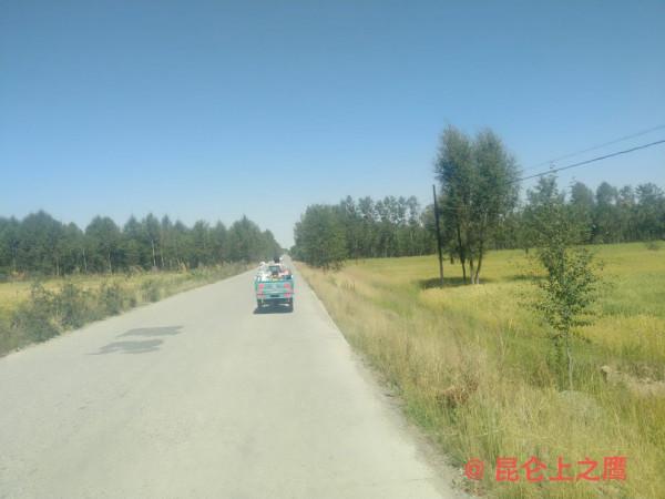 崑崙山的穿越——花石峽、冬給措納湖至香日德