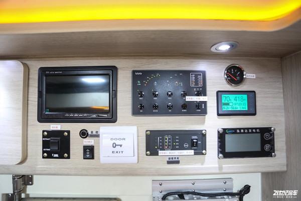 擁有德國MAN核心技術,6.9T+10AMT,藍牌C本,羅曼維爾德重卡房車 擁有德國MAN核心技術,6.9T+10AMT,藍牌C本,羅曼維爾德重卡房車