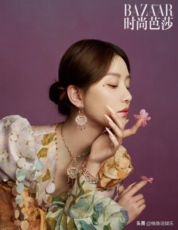 34歲劉詩詩又美出圈了！拍攝牡丹花間大片，優雅華麗好似花仙子