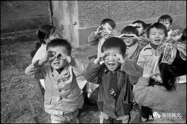 三十多年前，隨母親回鄉省親，親情濃烈，如今早已物是人非