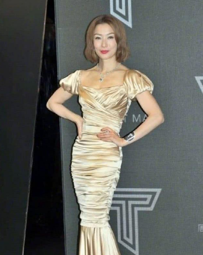 臉部凹陷如鬼，脖子青筋暴起，這些暴瘦的女星自己不害怕嗎？