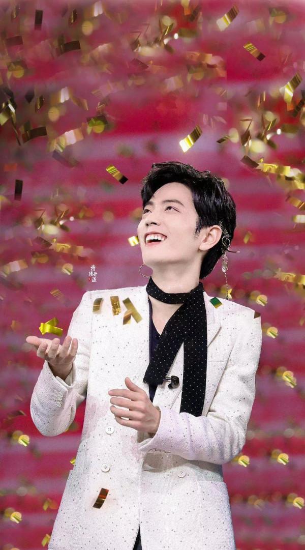 #肖戰#東方衛視跨年夜《神奇》舞臺,美圖合集共19張,喜歡自取 #肖戰#東方衛視跨年夜《神奇》舞臺,美圖合集共19張,喜歡自取