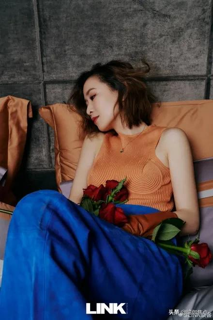 46歲佘詩曼曬瑜伽照、秀馬甲線：你的身材，出賣了你的生活層次