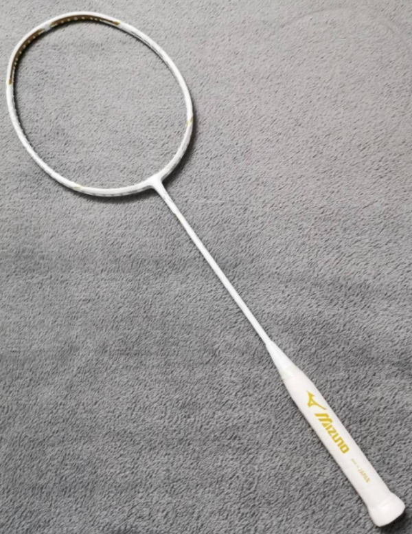 新人應該知道的純白色高顏值羽毛球拍彙總清單,適合送妹子的好物 新人應該知道的純白色高顏值羽毛球拍彙總清單,適合送妹子的好物