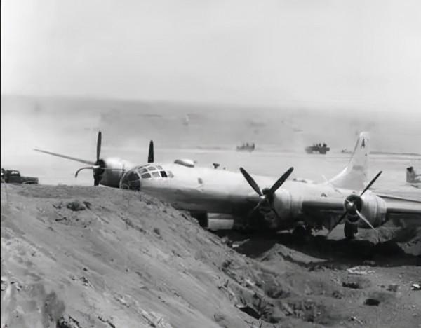 1944年，日本21歲女子被困孤島，6年後，島上32個男人僅剩19人