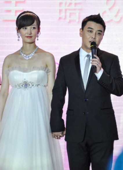 “乒乓冠軍”王皓：30歲娶美妻，32歲面臨婚姻危機，他如何化解？
