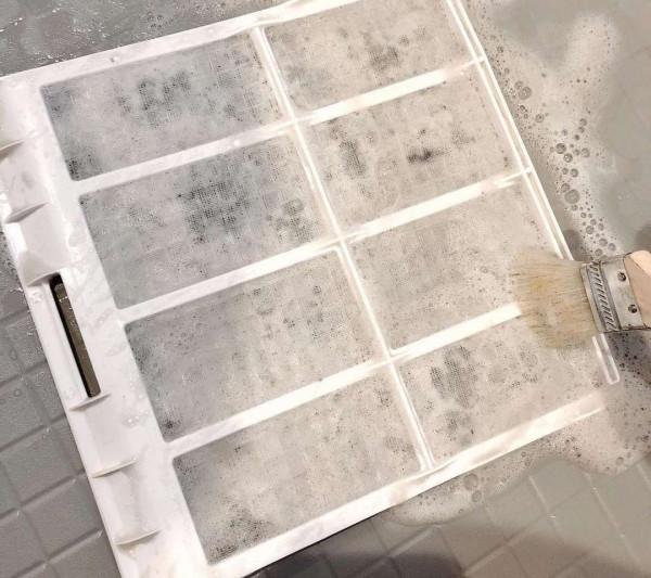 日本主婦變態級清潔!窗戶、浴霸、廚房縫隙全不放過,10分鐘搞定 日本主婦變態級清潔!窗戶、浴霸、廚房縫隙全不放過,10分鐘搞定