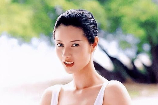 悲慘鄭豔麗：豪門夢碎，當年紙醉金迷，如今零落成泥