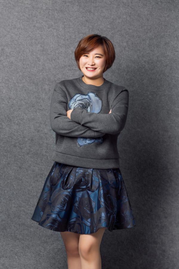 著名導演炮轟賈玲：你和張小斐只顧著掙錢，沒有絲毫同情心