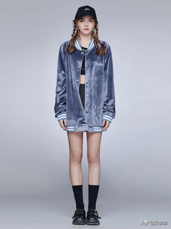 張小斐火出圈的絲絨外套，真的這麼好看嗎？