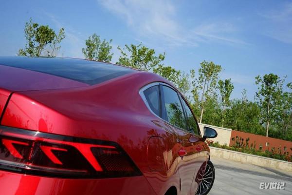 試駕比亞迪秦PLUS EV 一臺有顏/有料/有續航的小號漢EV