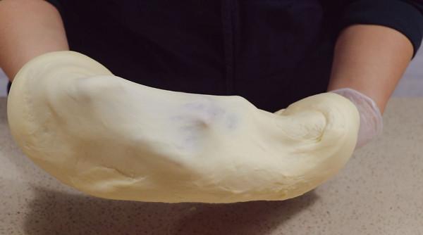 天氣寒冷,碰到這麵包,我絕不手軟,包上大雞腿,吃著真過癮 天氣寒冷,碰到這麵包,我絕不手軟,包上大雞腿,吃著真過癮