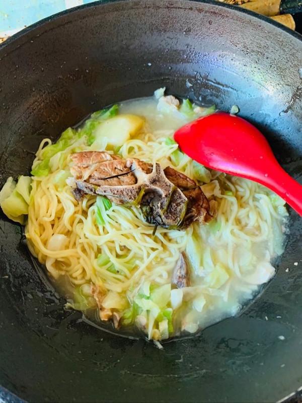 早飯吃麵條 早飯吃麵條