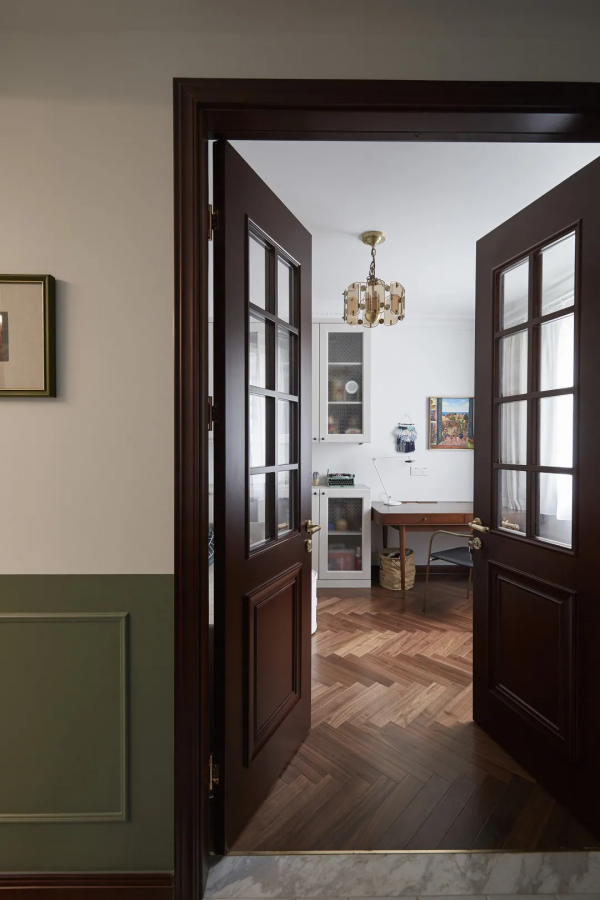 73㎡另類法式豪宅:廚房可以看電視,馬桶上面能洗手? 73㎡另類法式豪宅:廚房可以看電視,馬桶上面能洗手?