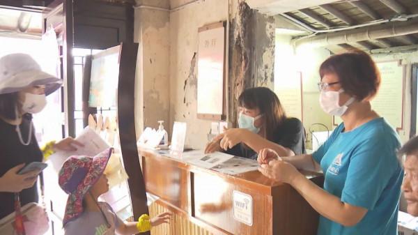 中秋小長假,金山各景點疫情防控、垃圾分類做得如何?記者實地走訪→ 中秋小長假,金山各景點疫情防控、垃圾分類做得如何?記者實地走訪→