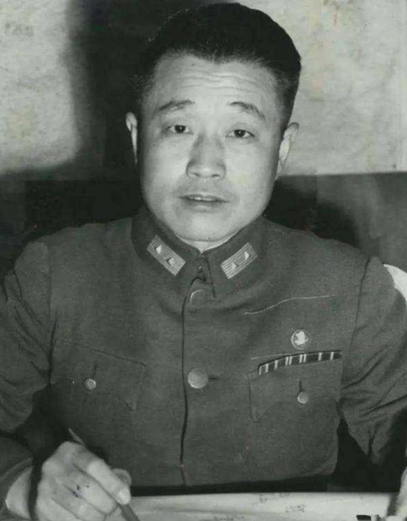 沈醉回憶功德林殺豬：國軍兵團司令任總指揮，指揮八位將軍抓豬