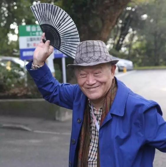 “德藝雙馨”牛犇:用一生積蓄資助上百位學生,晚年獨自住養老院 “德藝雙馨”牛犇:用一生積蓄資助上百位學生,晚年獨自住養老院