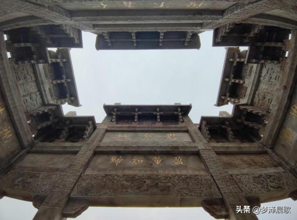 一座牌坊，就是一段歷史 一個故事