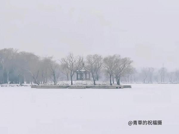 京城冬雪會作畫