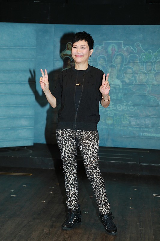 陳潔靈氣質太挺出眾，穿“豹紋褲”很個性，但衣品有些一言難盡