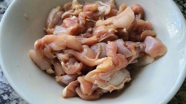 雞腿別滷著吃,教你一個廣東家常吃法,鹹香美味,好吃又好看 雞腿別滷著吃,教你一個廣東家常吃法,鹹香美味,好吃又好看