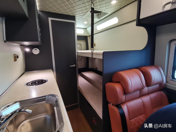 動力、續航、油耗相同，國產車能設計成啥樣？分享2款吉姆西B型車