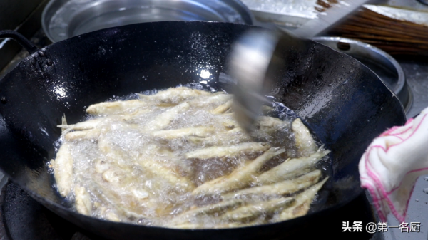 春節必備的5道炸貨，是零食也是下酒菜，年前多做點，過年不用忙