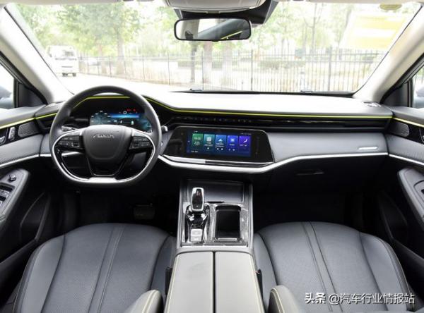 寬體設計，搭載1.5T馬赫發動機，奕炫MAX產品力分析