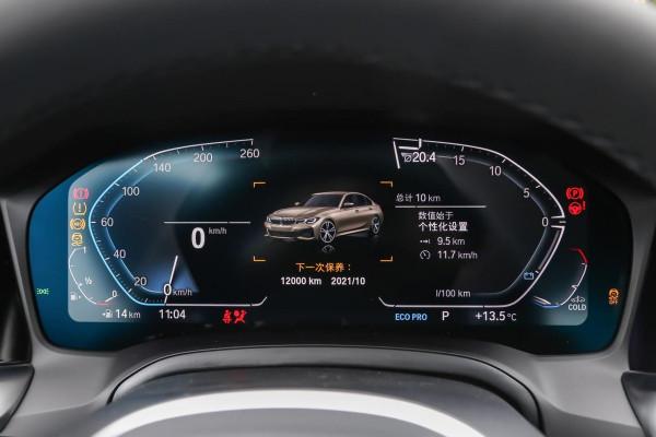 解讀寶馬325Li M運動曜夜套裝，配2&period;0T&plus;8AT，軸距2961mm，有多香？