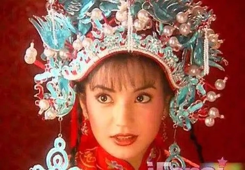 從披帛到霞帔，小小披帶是如何成為貴族標配的？