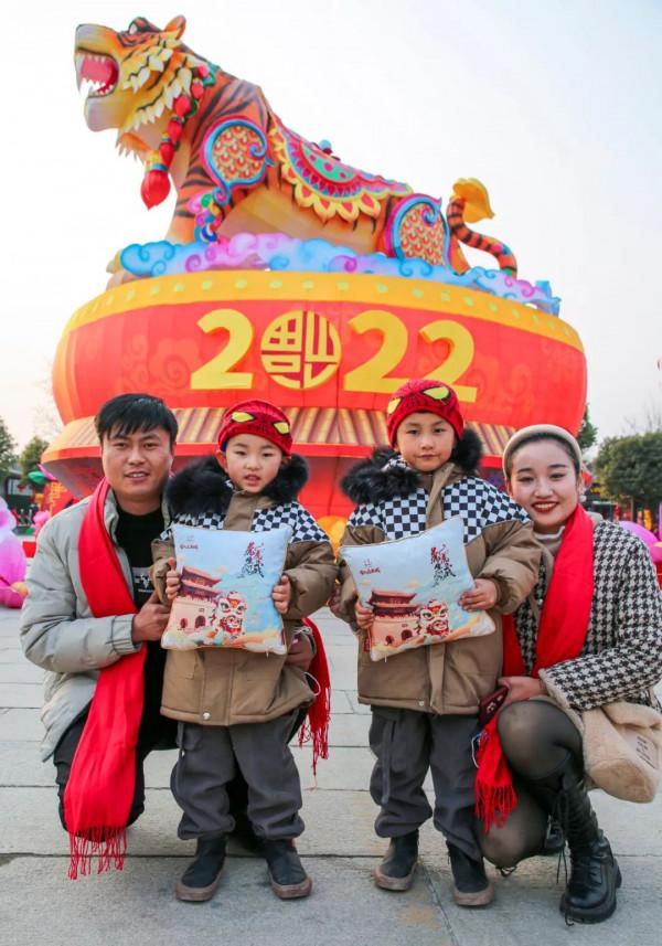 大年初五 臺兒莊古城迎最美笑臉