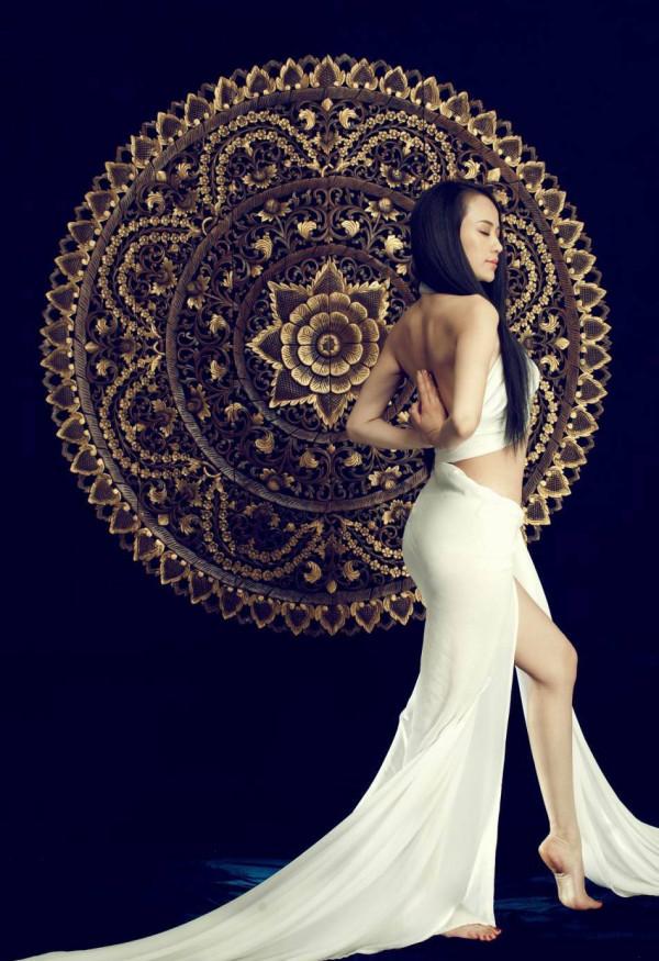 最美瑜伽教練母其彌雅，典雅的東方氣質