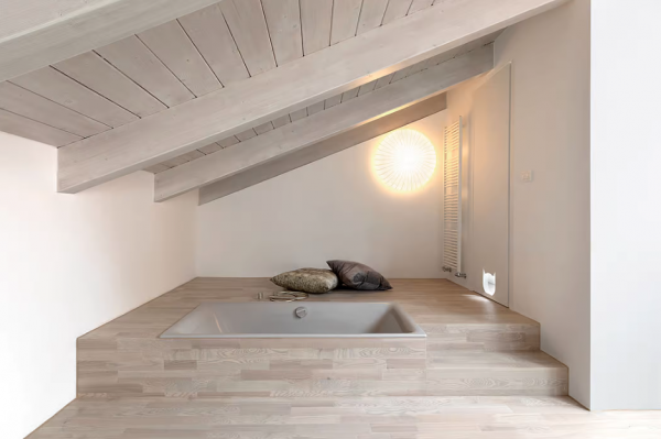 義大利都靈的現代工業公寓,豐富的天窗讓室內採光充足 義大利都靈的現代工業公寓,豐富的天窗讓室內採光充足