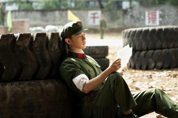 王牌部隊：獨立團“團長”和政委重聚，劇中的軍人都是什麼級別？