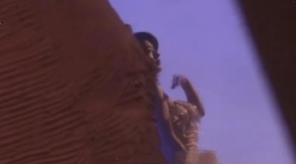 趙麗穎拍廣告獲2歲兒子探班“想想”小臉肉嘟嘟揮手有禮貌 趙麗穎拍廣告獲2歲兒子探班“想想”小臉肉嘟嘟揮手有禮貌