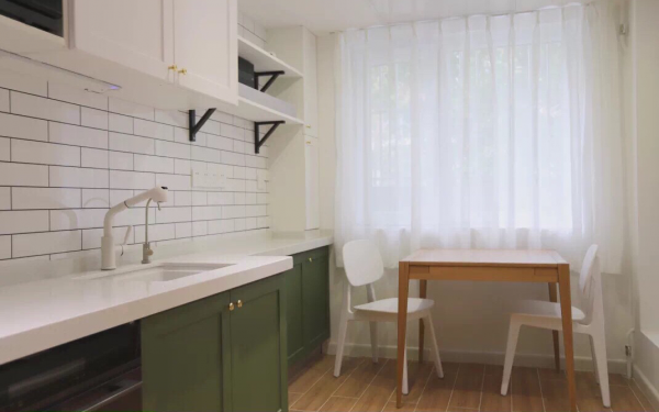 僅僅37平的空間，也能搖身變成婚房，溫馨到讓人羨慕