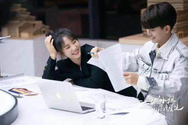 《烏鴉小姐與蜥蜴先生》評分高開低走，劇情平平無奇