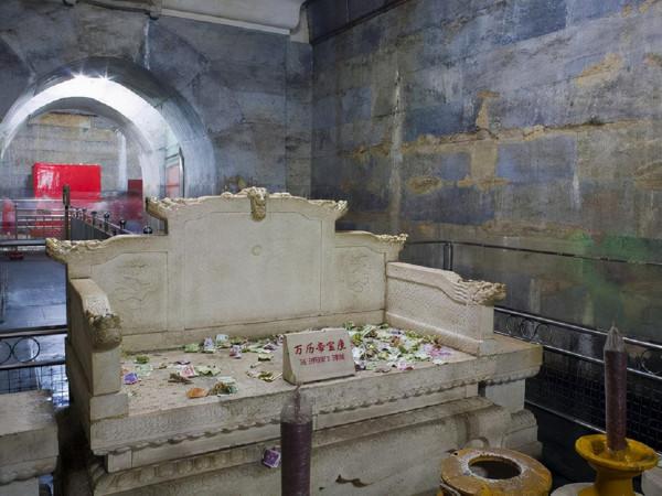 從唯一被開啟的皇陵來看看，為何不能開啟帝王陵墓