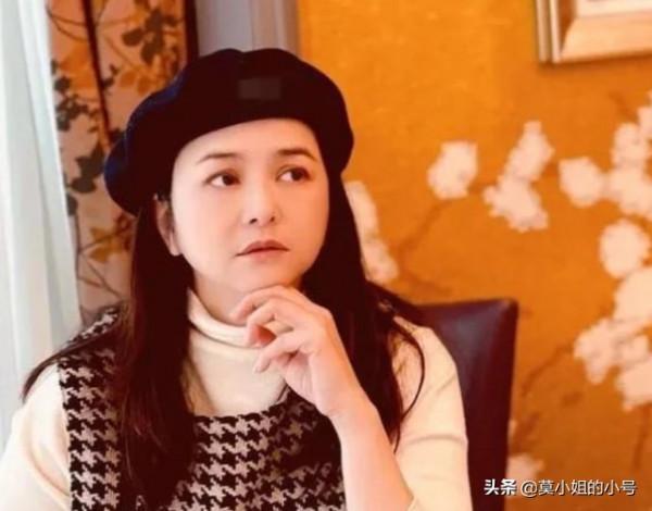 嫁豪門的10位女星：有人幫著還債，有人被兒子看不起，黎姿最幸福