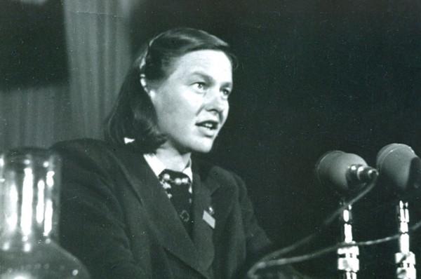 她造出美國首枚核彈，拿到中國第一張綠卡，為何卻在中國農村養牛