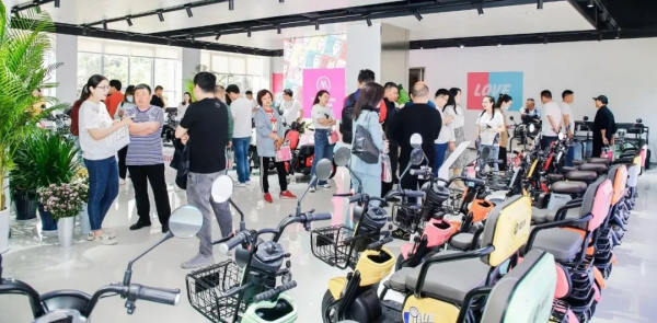 能上牌,接娃電動小三輪成剛需!未來2-5年,市場將迎來高速增長 能上牌,接娃電動小三輪成剛需!未來2-5年,市場將迎來高速增長