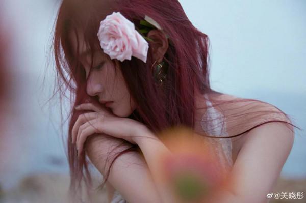 關曉彤24歲生日福利照 微信頭像照片有了