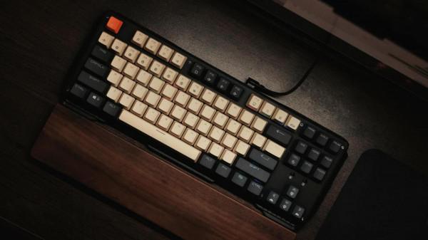 賤驢鍵鼠套裝：高顏值有RGB還能換軸，玩遊戲太香了