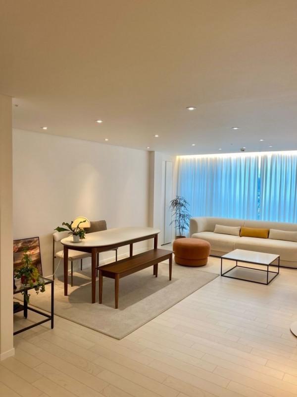 90㎡二手房非常簡單，跟奢華不沾邊，&OpenCurlyDoubleQuote;封閉式玄關&rdquo;被誇裝修模板