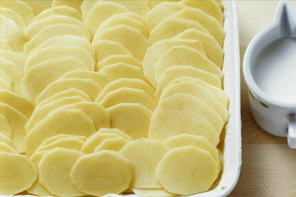 在家炸薯片，成本不到2塊錢，金黃酥脆乾淨衛生，想吃多少炸多少