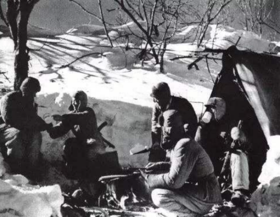 志願軍水淹美軍！一槍未放成功阻擊六天，16年後仍讓李奇微膽寒